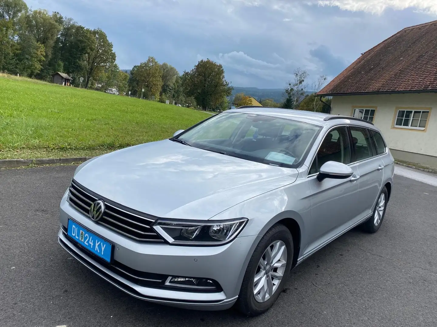 Volkswagen Passat Variant Passat Variant 1,6 TDI CL*NAVI*LEDER-MUFU*PDC VO+H - 1