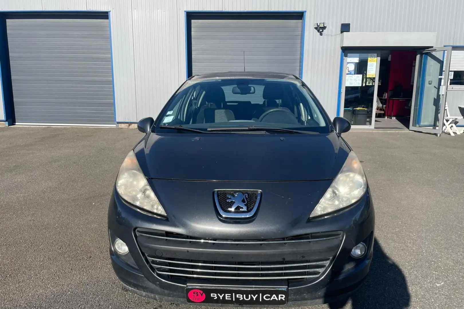 Peugeot 207 POUR PRO Peugeot 207 1.6 HDi - 90 CH Premium PHASE 2 Grijs - 2