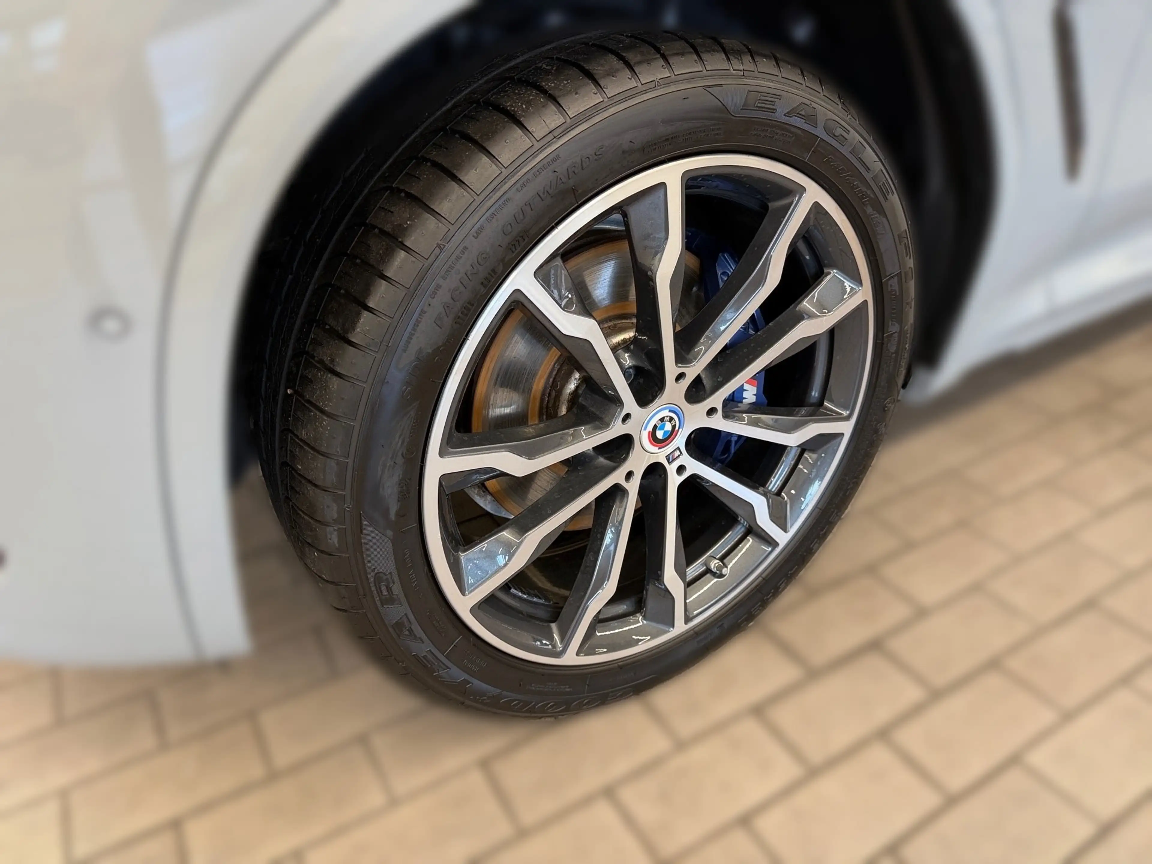 BMW X4 M40d — photo 3