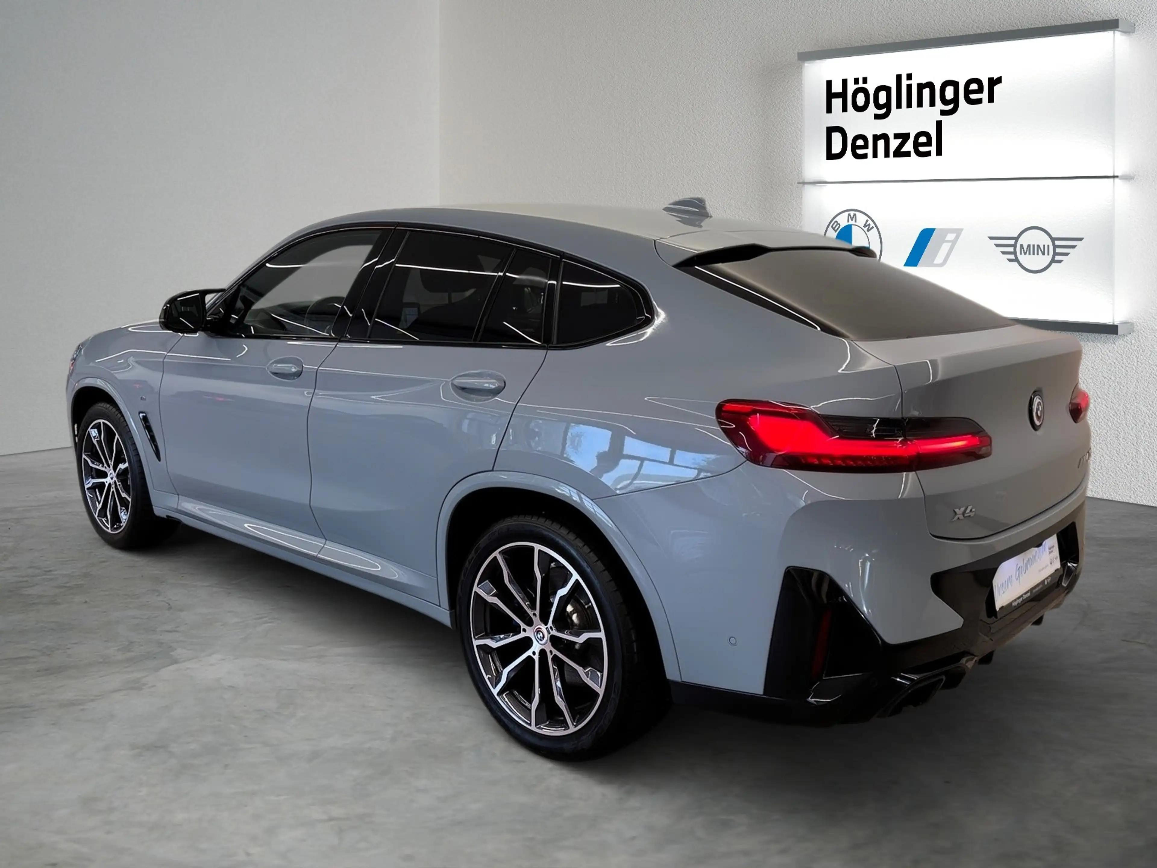 BMW X4 M40d — photo 10