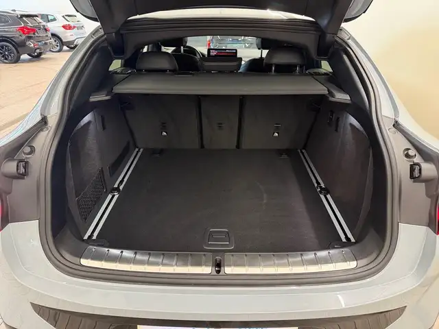 BMW X4 view 11