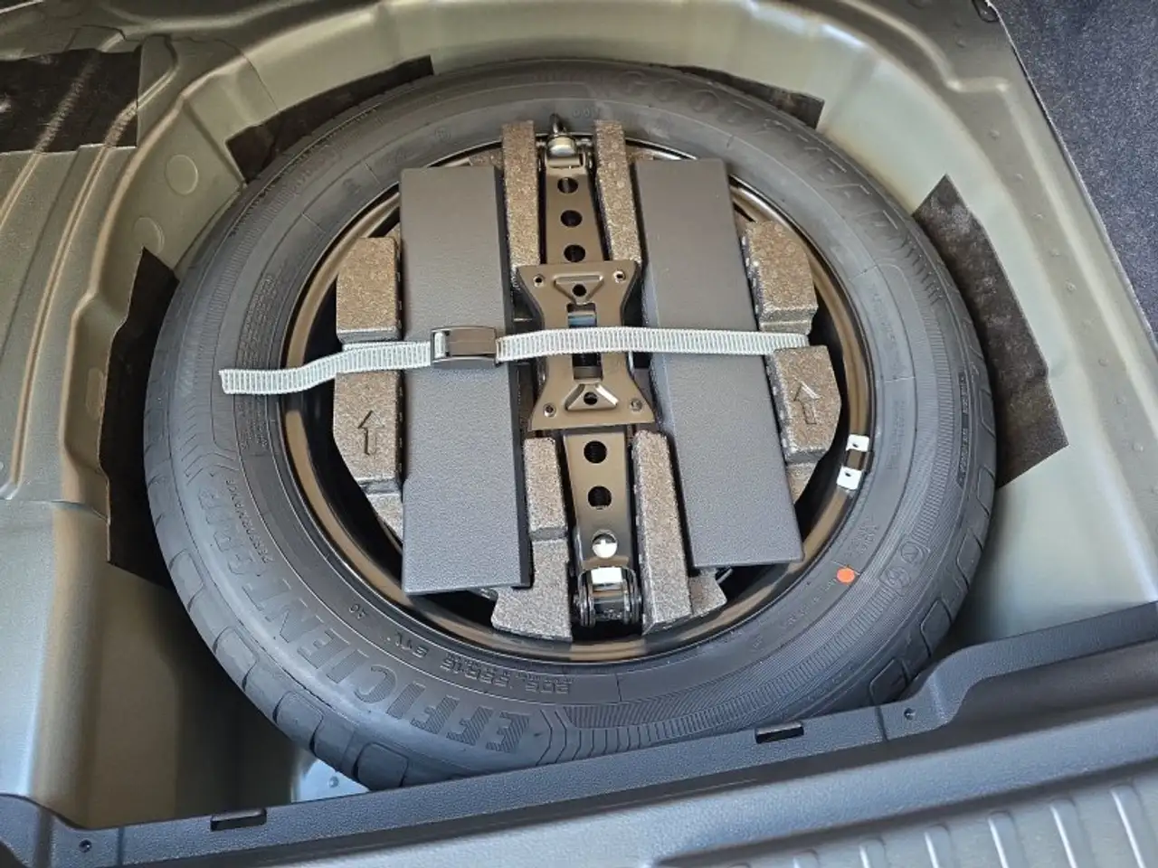 Skoda Kamiq Selection 1,0TSI DSG Kessy/Kamera/Temp/2-Z.Klimaau, миниатюра 18