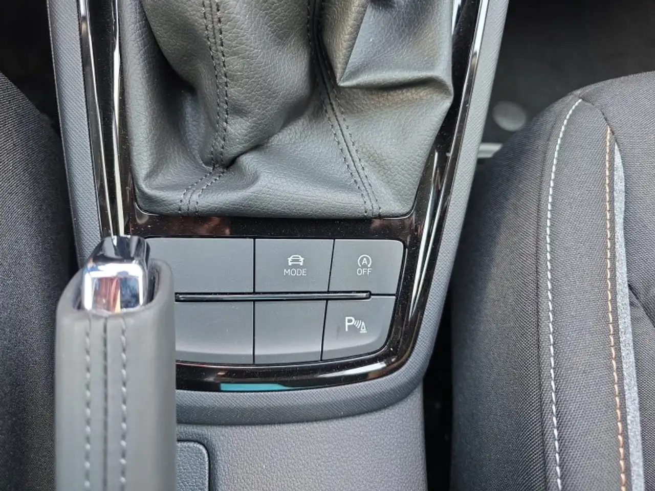 Skoda Kamiq Selection 1,0TSI DSG Kessy/Kamera/Temp/2-Z.Klimaau, миниатюра 24