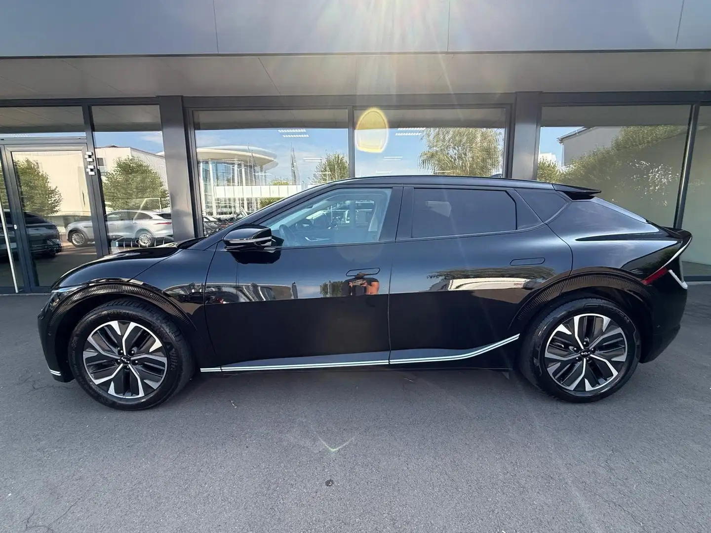 Kia EV6 AWD 77,4kWh Premium SDach Schwarz - 2
