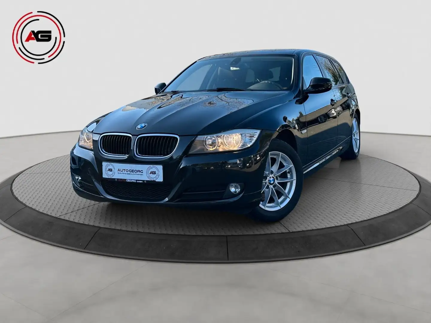 BMW 320 i T NAVI BLUETOOTH TEMP PDC SITZH TÜV 03-27 Noir - 1