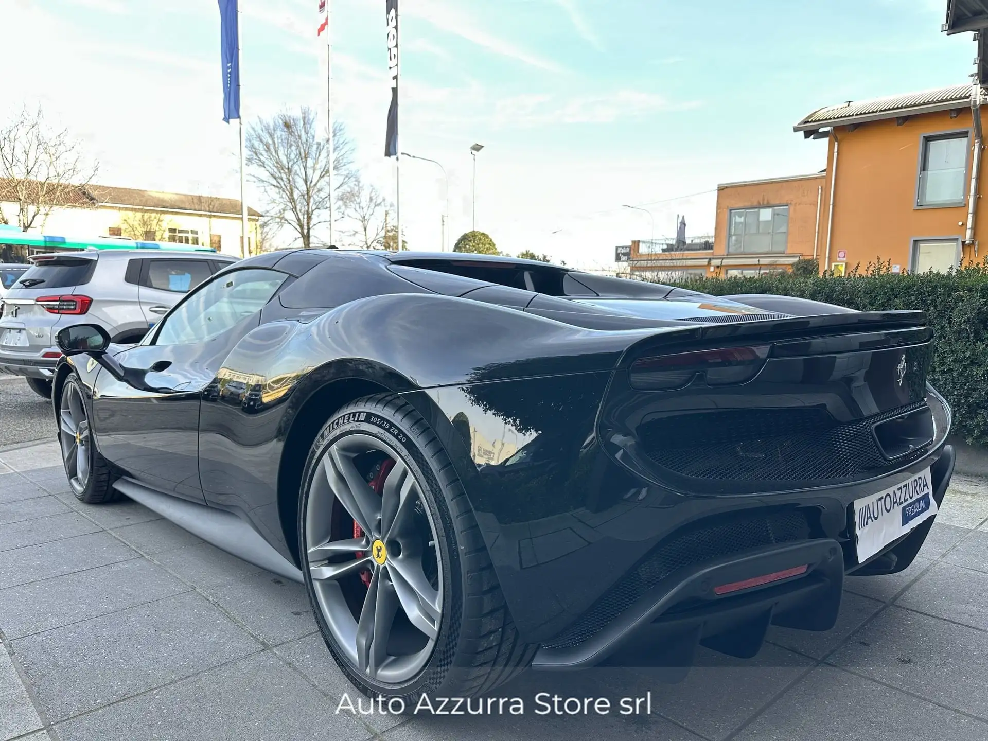 페라리 296 GTS 2024 검정 사진 6