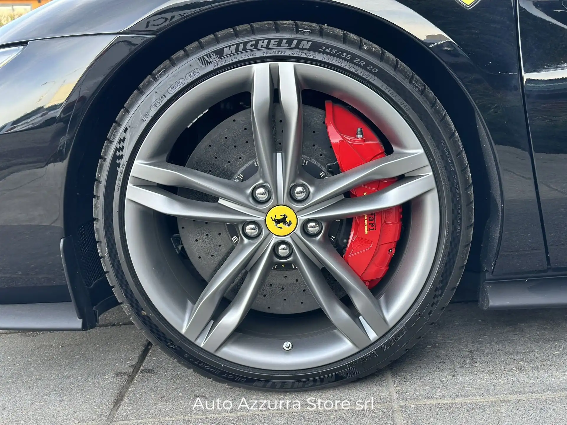 페라리 296 GTS 2024 검정 사진 7