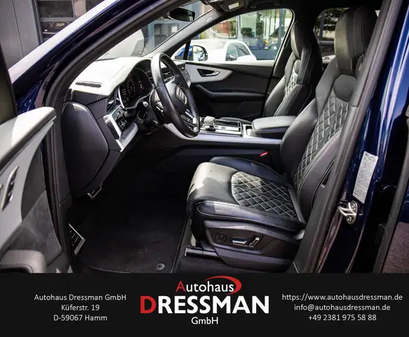 Audi Q7 view 9