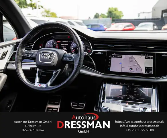 Audi Q7 view 14
