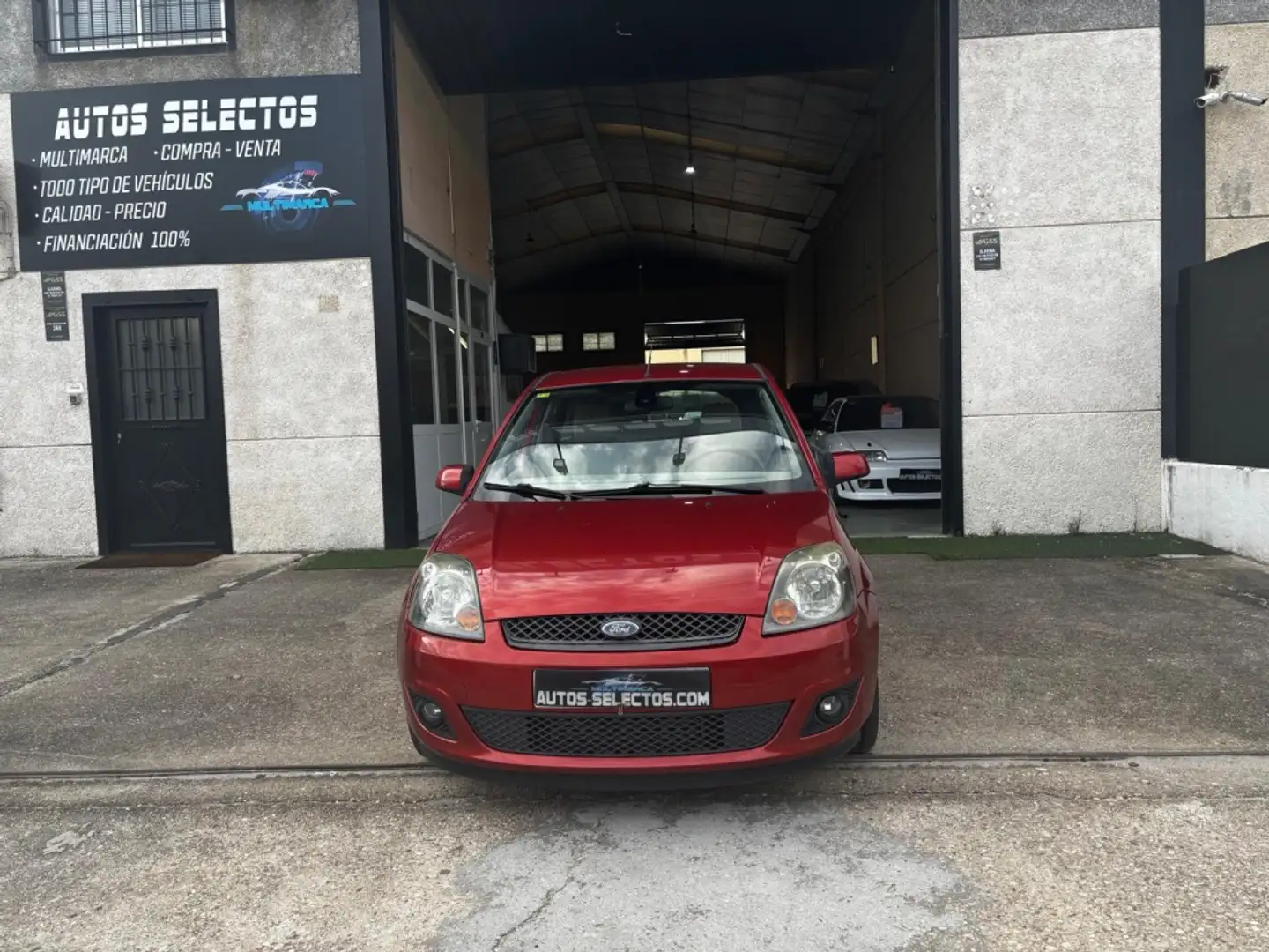 Ford Fiesta 1.6TDCI Ghia Rood - 1