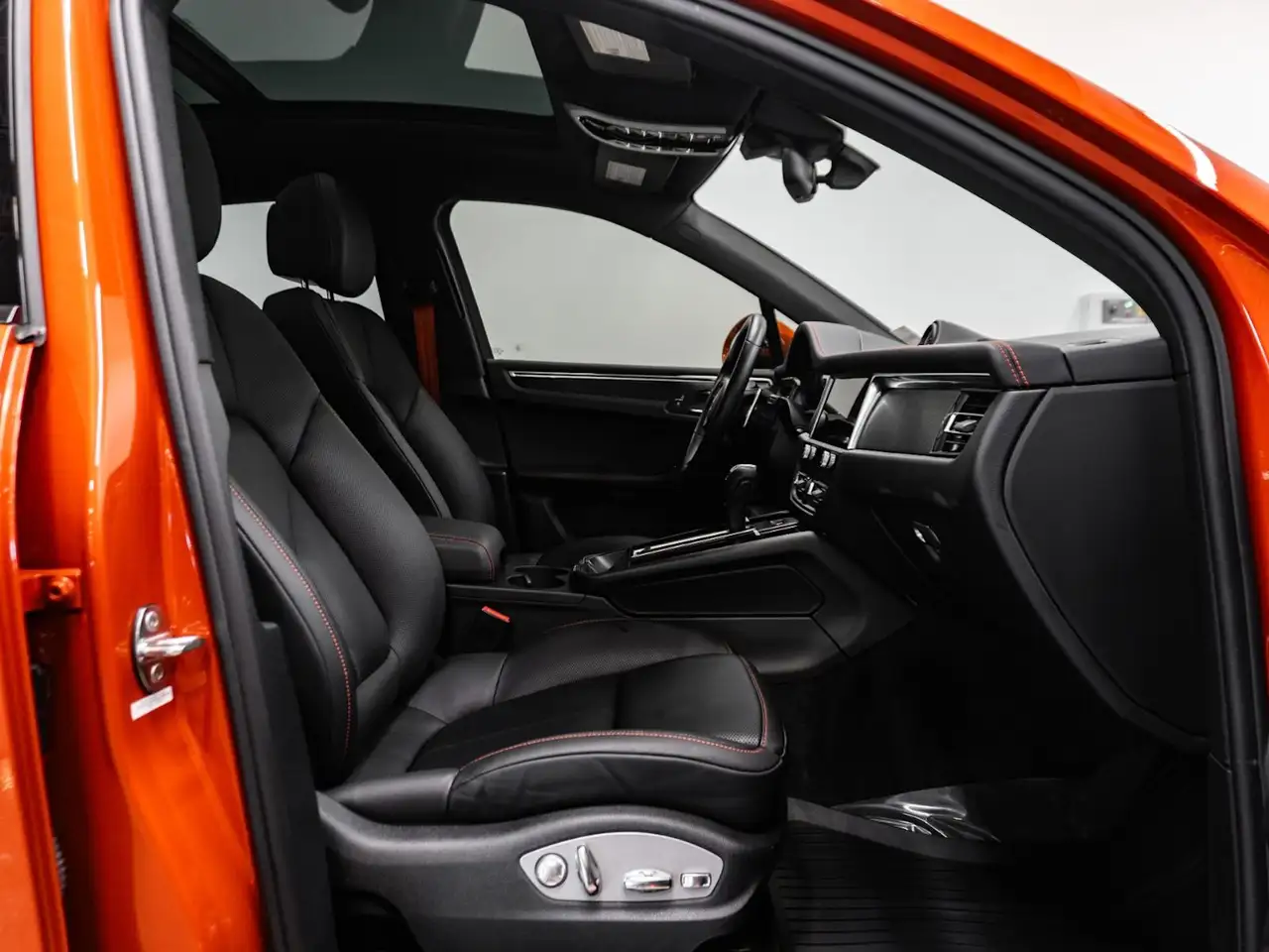 Porsche Macan снимка Porsche Macan