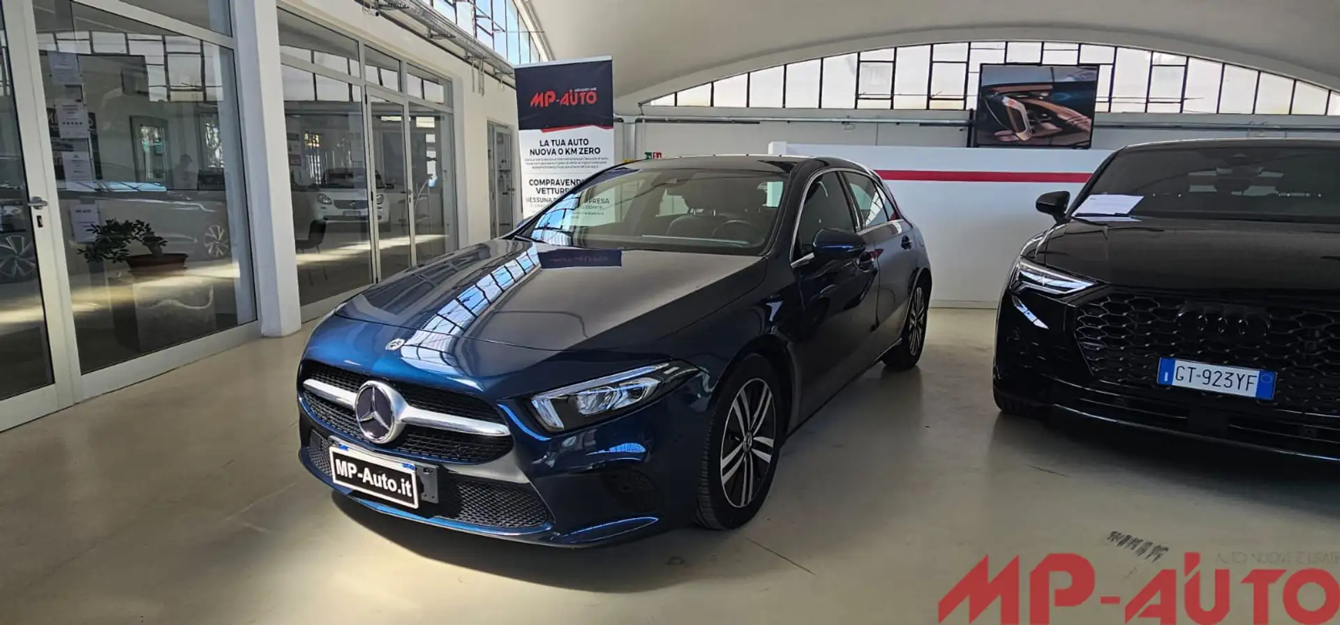 Mercedes-Benz A 180 A 180 d Automatic Advanced IVA ESPOSTA - MANUTENZIONI REGOLARI tua a 347,00 al mese Blau - 2