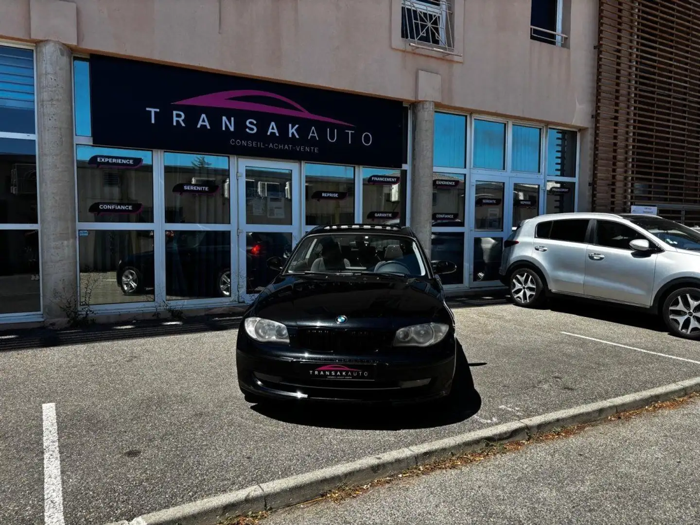 BMW 120 SERIE E81 120i 170 ch Sport Design Noir - 2