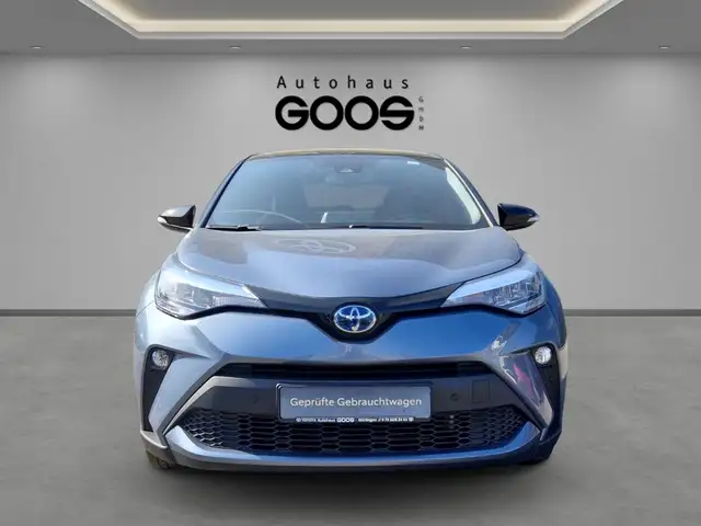 Toyota C-HR view 8