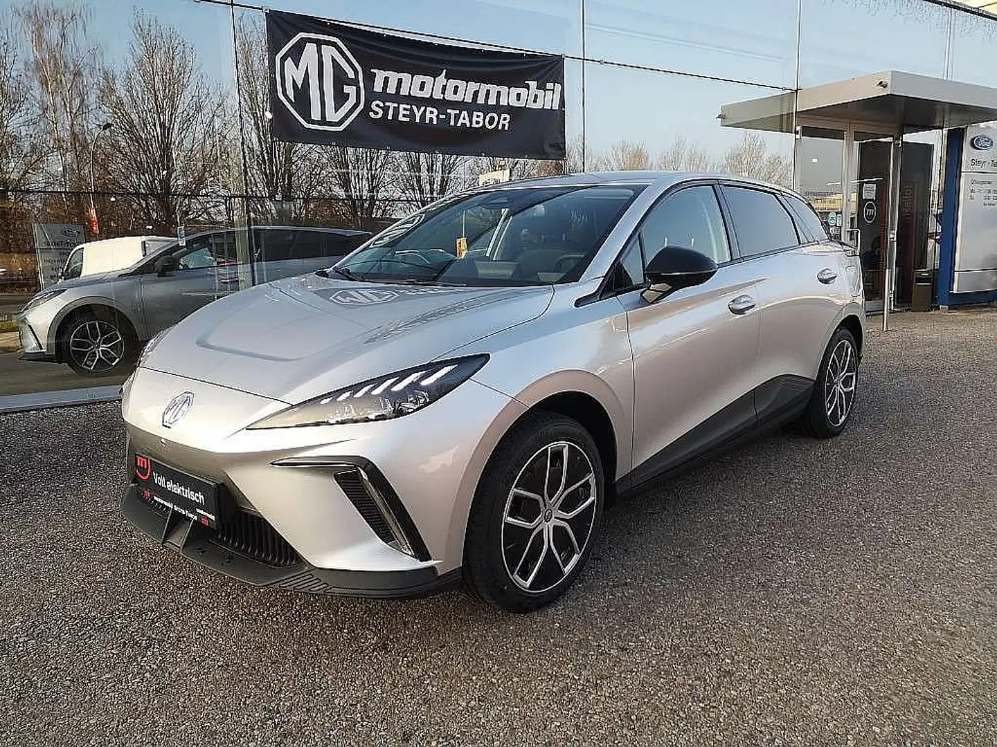 MG MG4 EV 64 kWh Luxury Silber - 1
