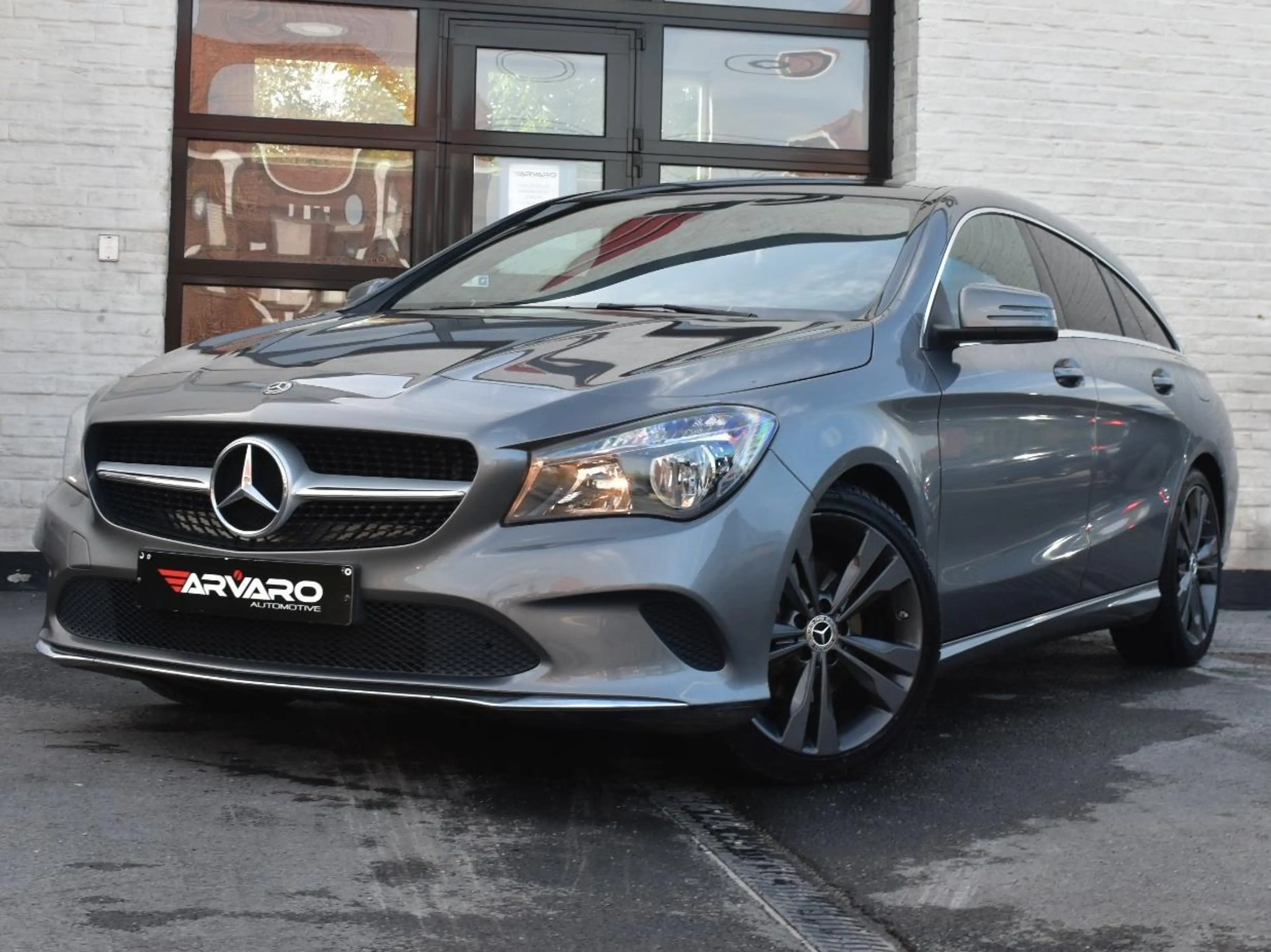 Mercedes-Benz CLA 180 i Navi / Leder / Camera / Garantie — photo 2
