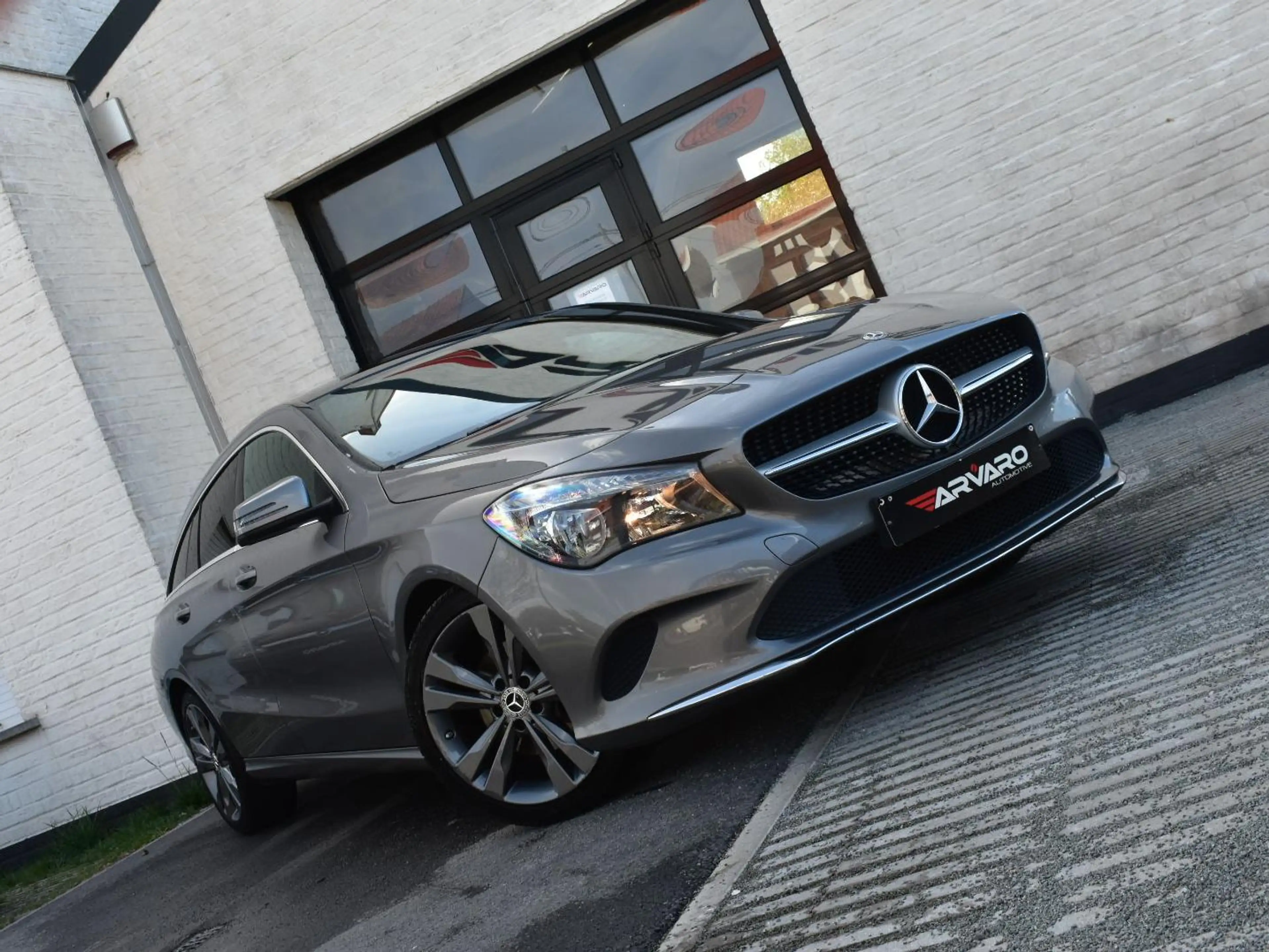 Mercedes-Benz CLA 180 i Navi / Leder / Camera / Garantie — photo 5