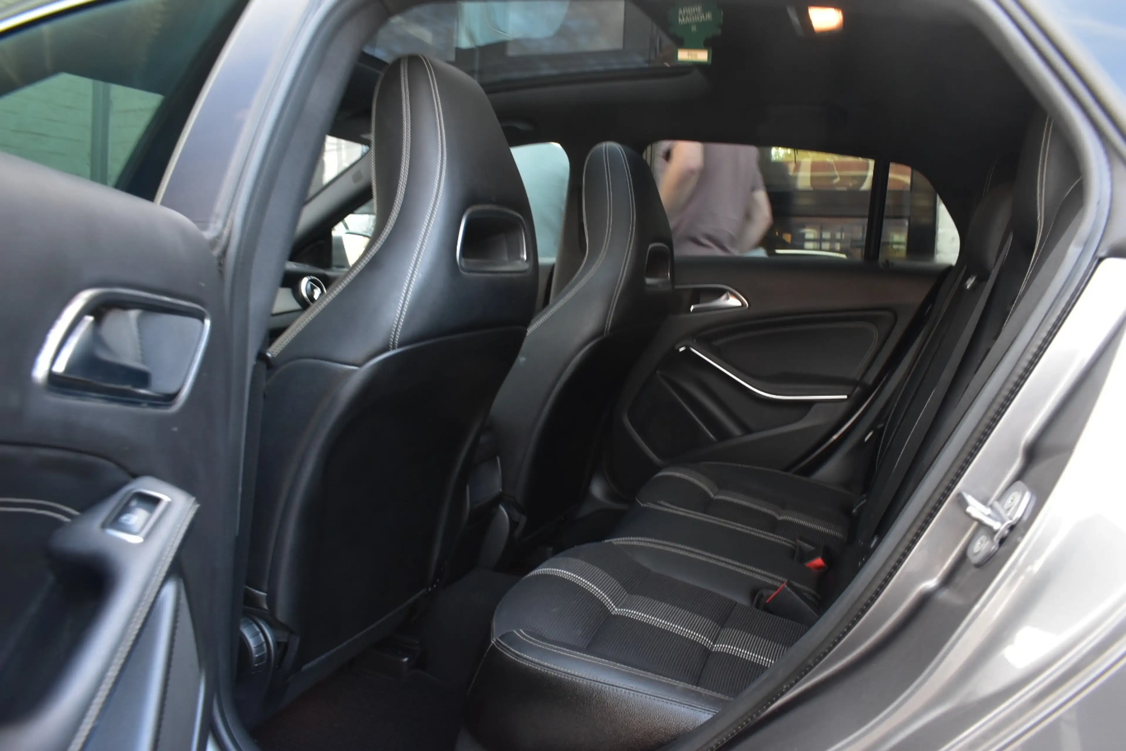 Mercedes-Benz CLA 180 i Navi / Leder / Camera / Garantie — photo 8