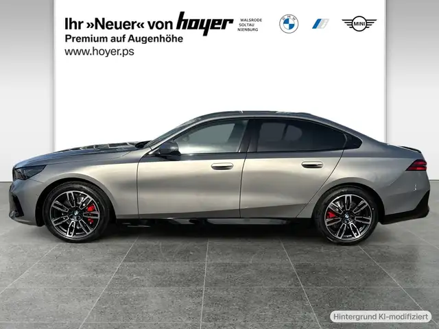 BMW 5 Series view 3