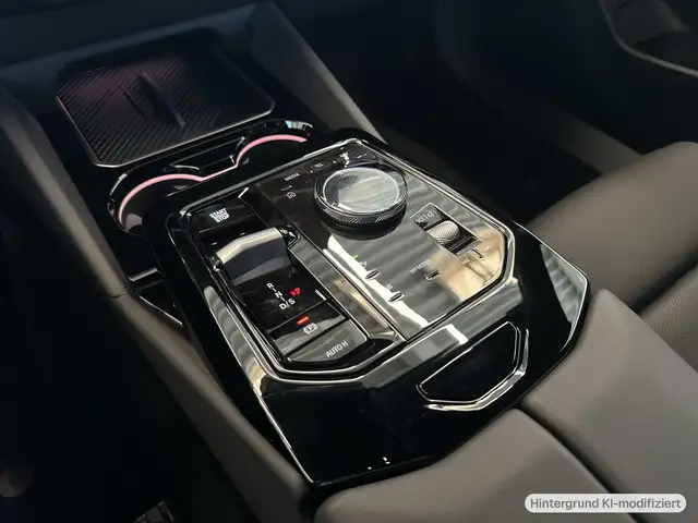 BMW 5 Series view 13