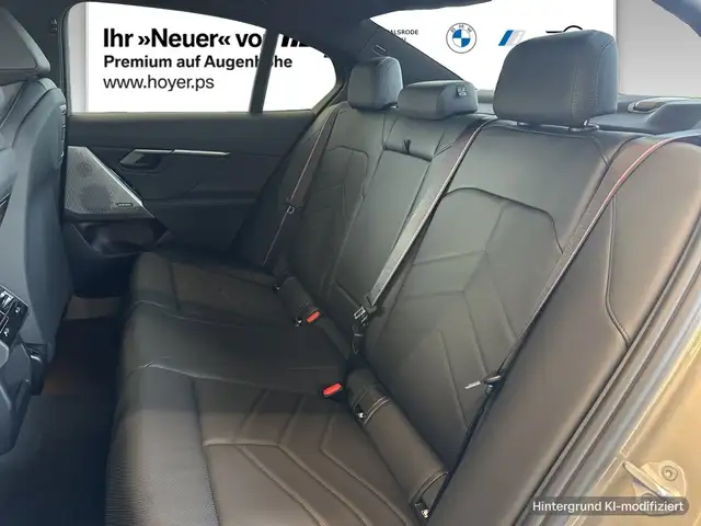 BMW 5 Series view 8