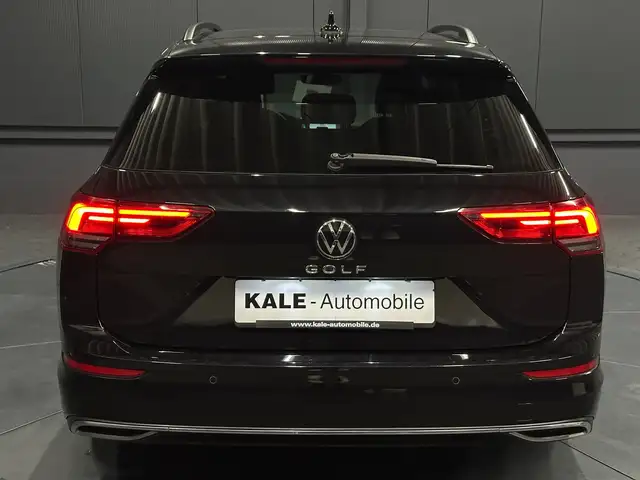 Volkswagen Golf view 4