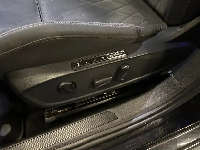 Volkswagen Golf view 14