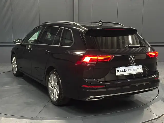 Volkswagen Golf view 3