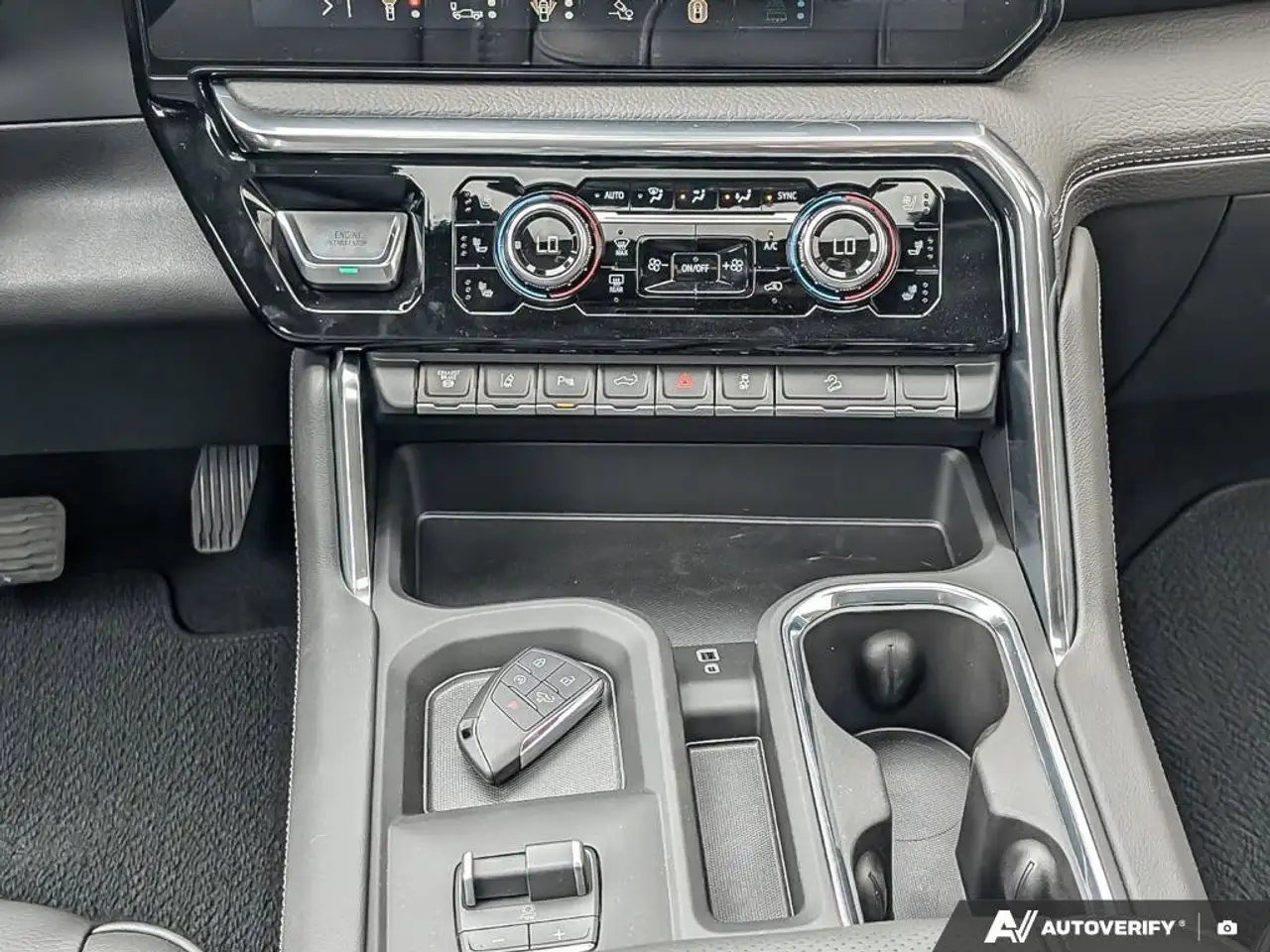 GMC Sierra 3500HD снимка GMC Sierra 3500HD