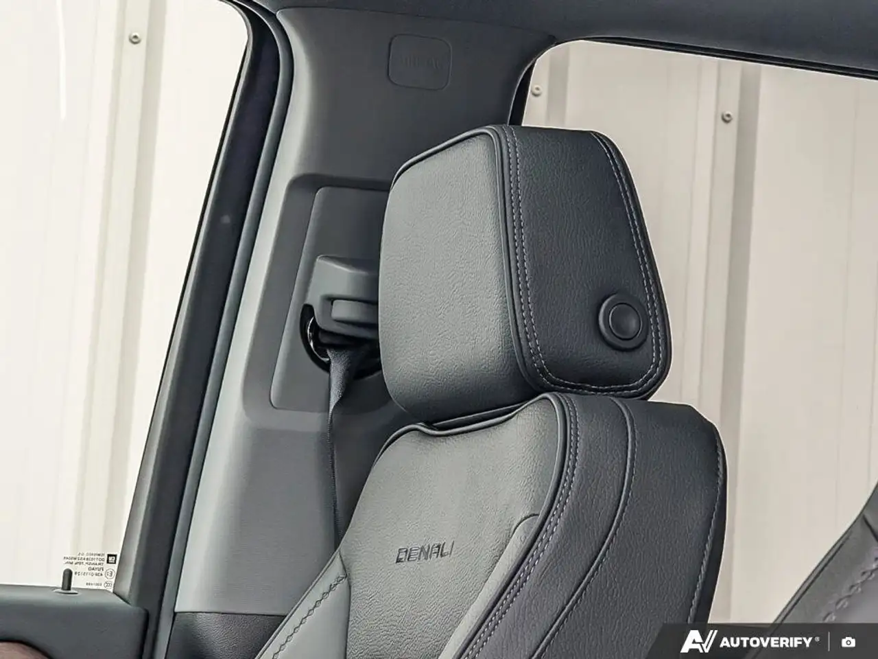 GMC Sierra 3500HD снимка GMC Sierra 3500HD