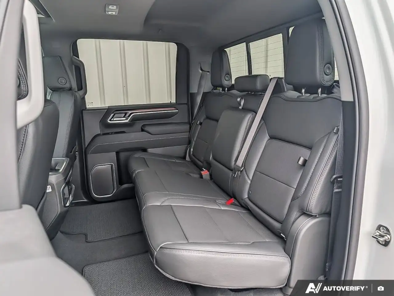 GMC Sierra 3500HD снимка GMC Sierra 3500HD