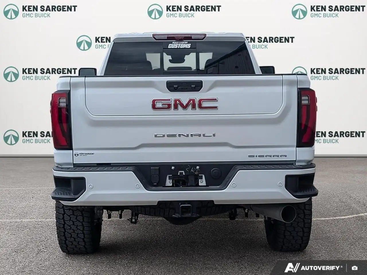 GMC Sierra 3500HD снимка GMC Sierra 3500HD
