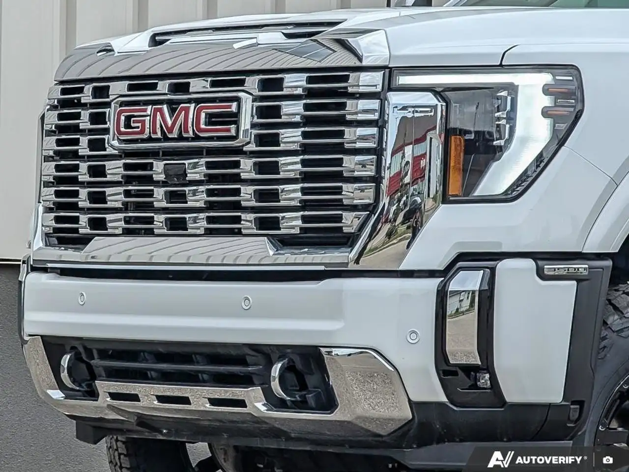 GMC Sierra 3500HD снимка GMC Sierra 3500HD