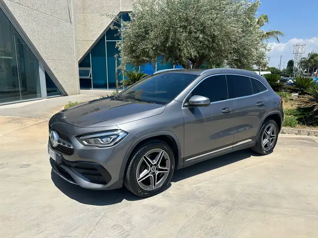 Mercedes-Benz GLA 250 e phev Premium OFFERTA T-STOCK PREZZO IMPERDIBILE