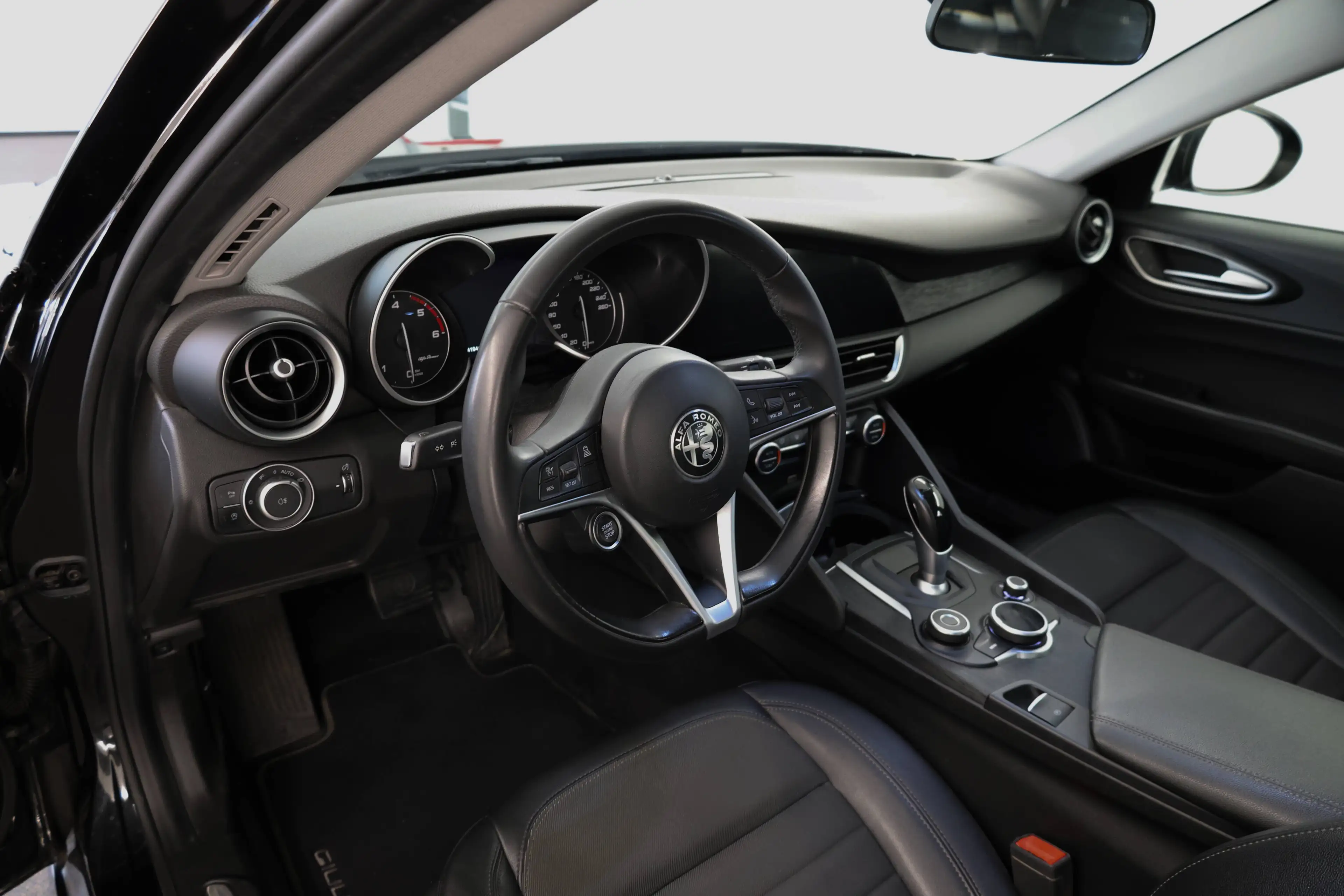 Alfa Romeo Giulia Giulia 2.2 JTDm B-Tech (EU6d-TEMP) — photo 9