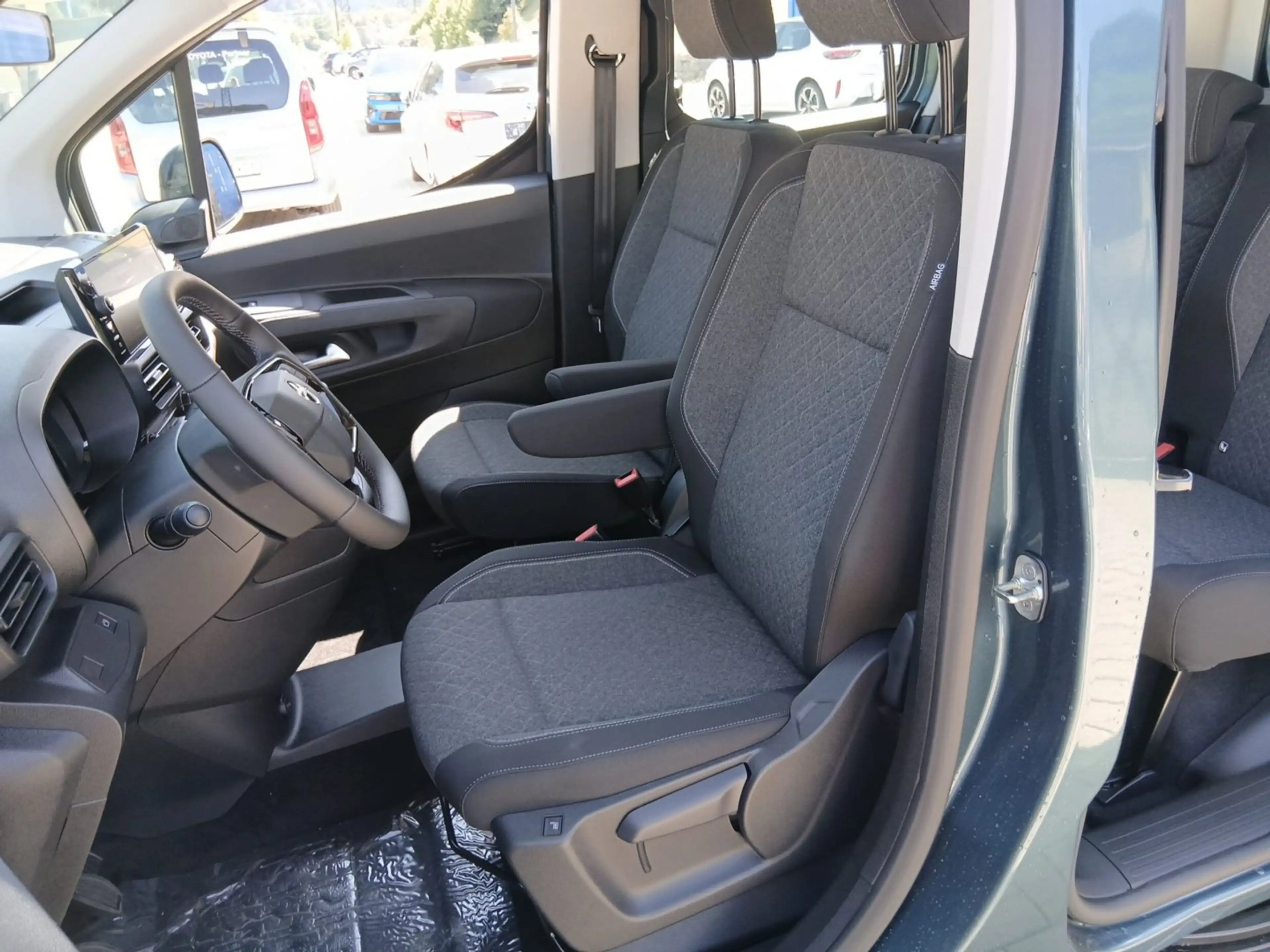 Opel Combo Life L 1.2 Edition LED+SHZ+Winterp.+PDC — photo 15