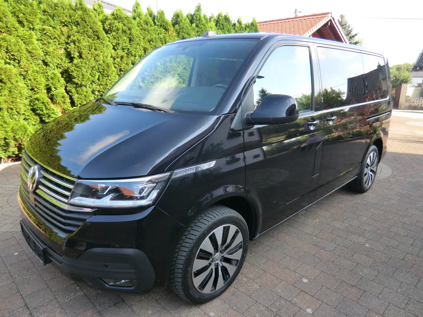 Volkswagen T6.1 Multivan Multivan C.line, 7 Sitze, LED, MwSt.,2xS.tür, Noir - 1