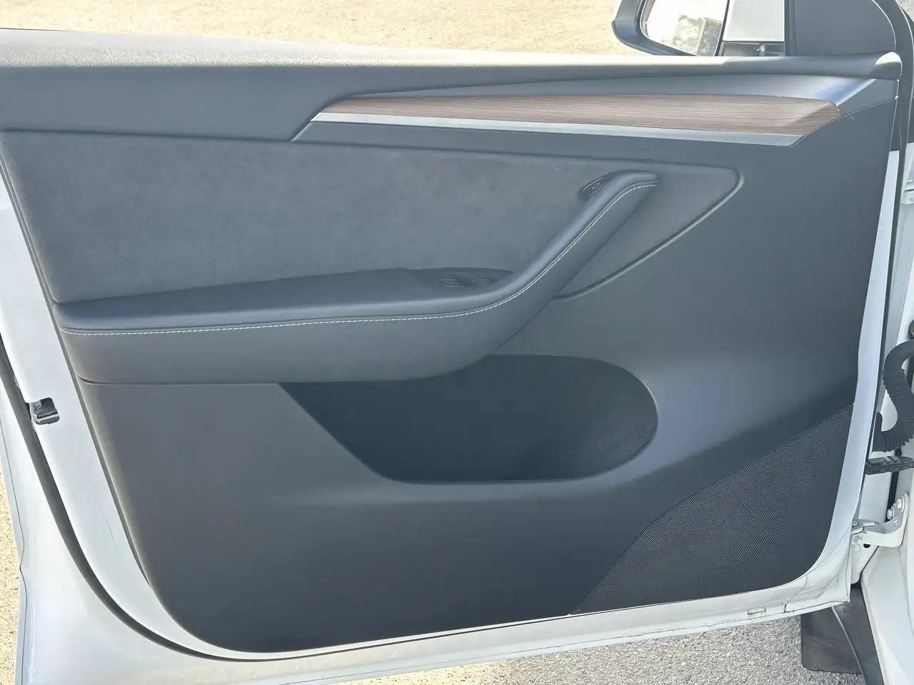 Tesla Model Y снимка Tesla Model Y
