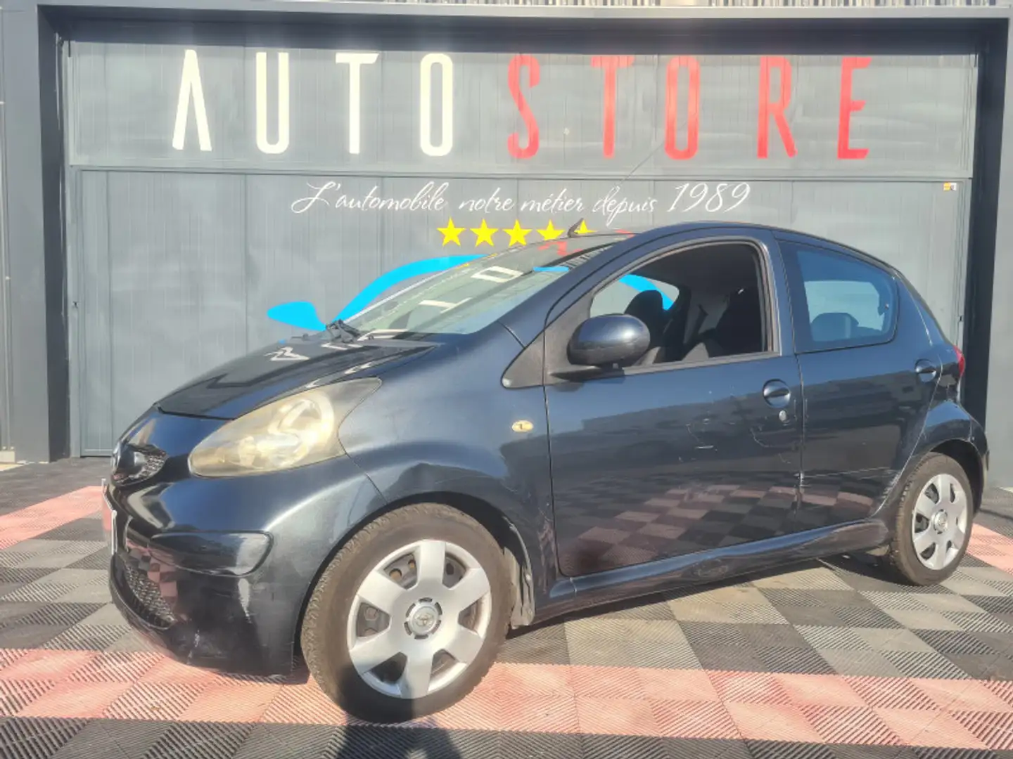 Toyota Aygo 1.0 VVT-I 68CH 5P Gris - 1