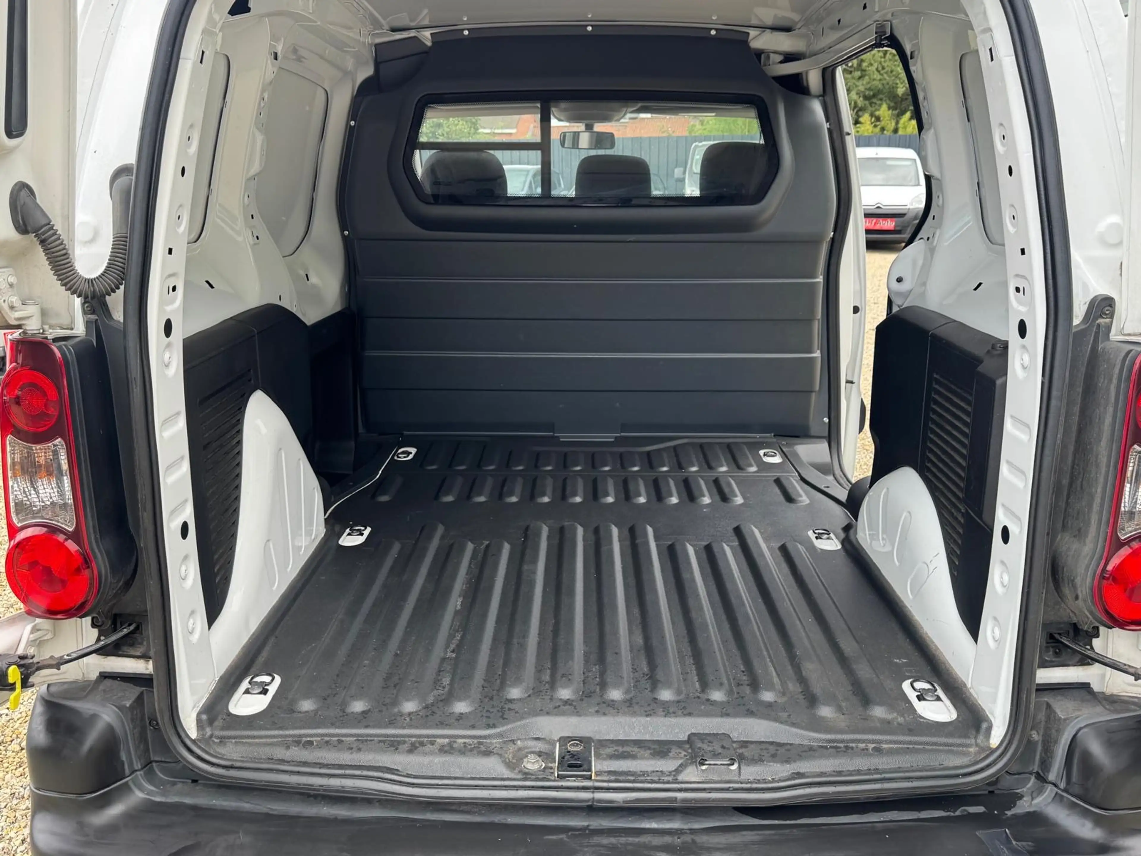 Peugeot Partner 1.6 BlueHDi/Utilitaire/3 places/Airco/Gps/Tvac — photo 7