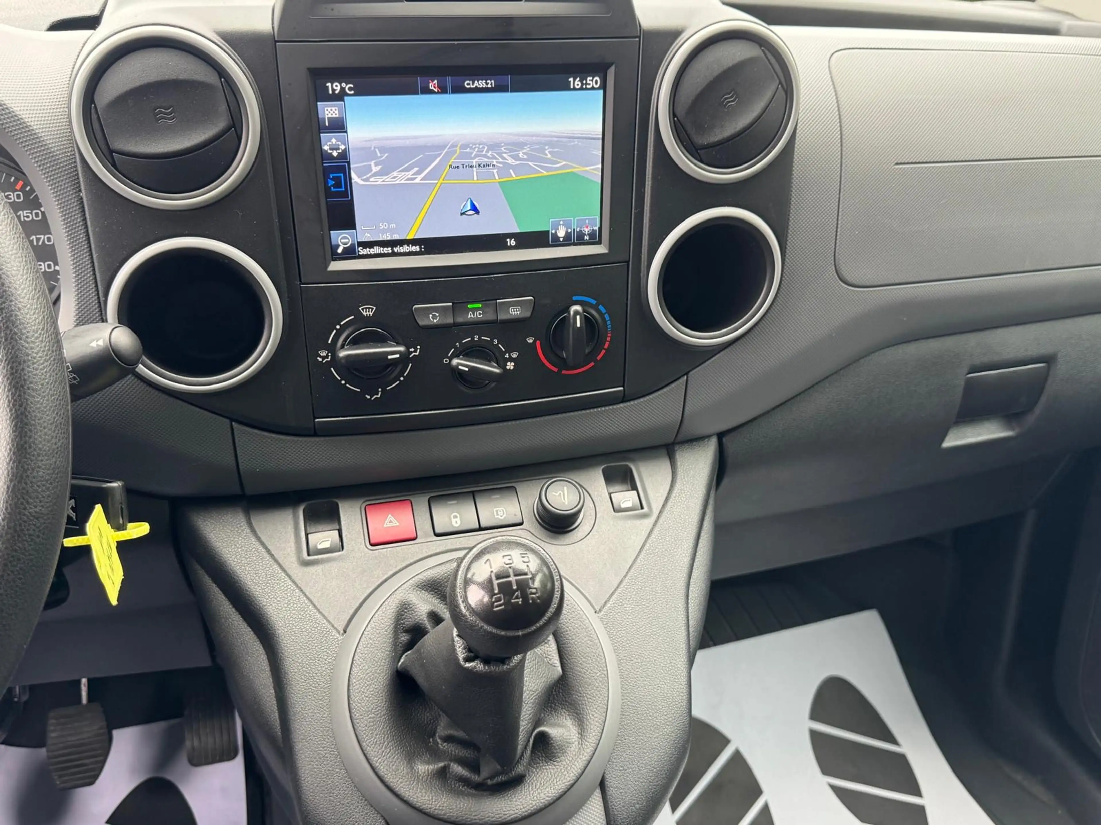 Peugeot Partner 1.6 BlueHDi/Utilitaire/3 places/Airco/Gps/Tvac — photo 10
