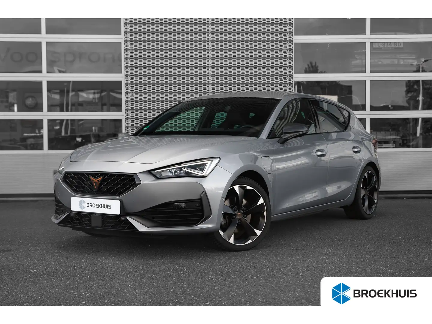 CUPRA Leon 1.4 TSI e-Hybrid 204pk Essential Limited | Achteru Argent - 1
