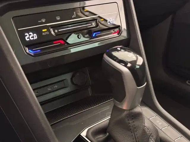 Volkswagen Tiguan view 26