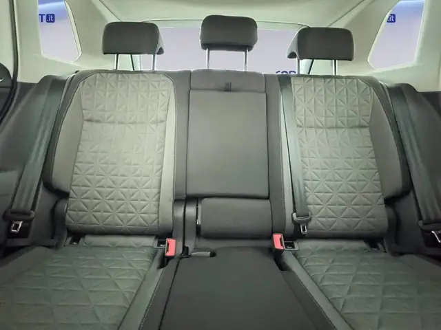 Volkswagen Tiguan view 11
