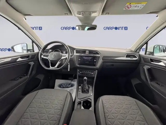 Volkswagen Tiguan view 12