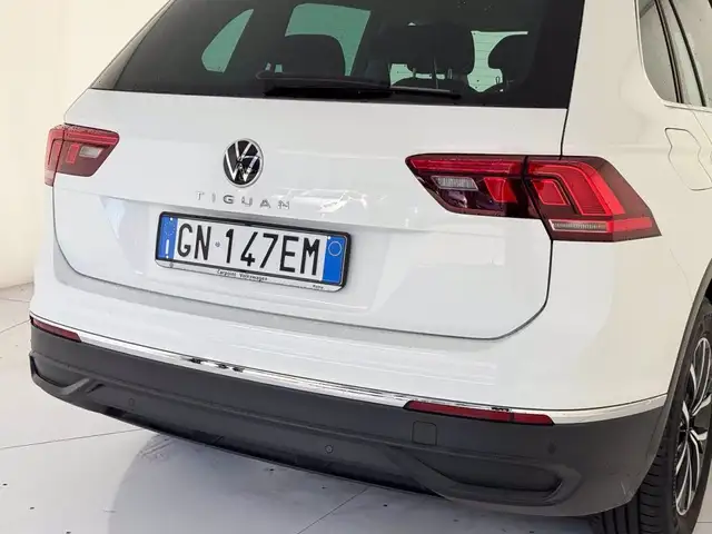 Volkswagen Tiguan view 19