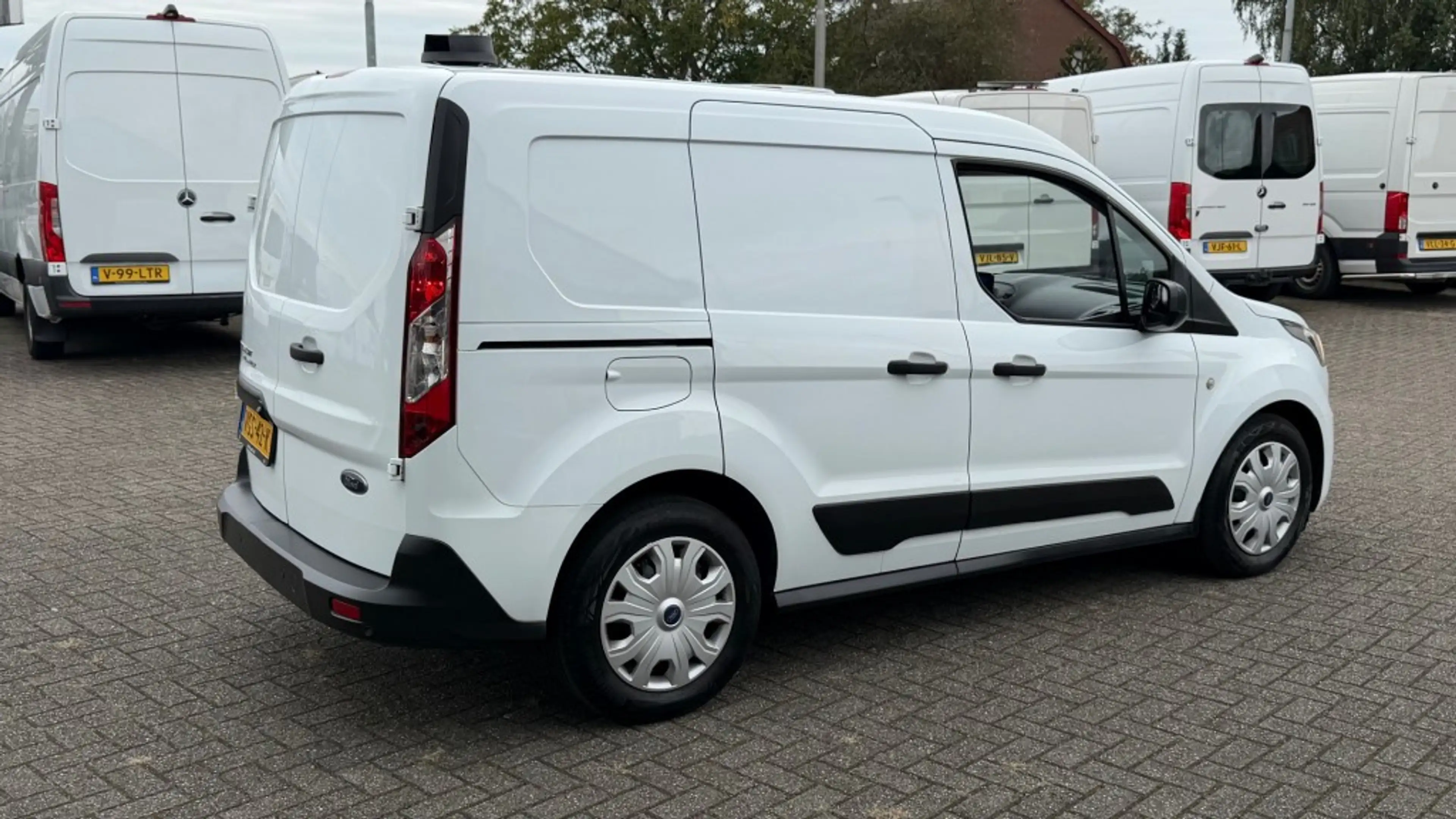 Ford Transit Connect 1.5 TDCI 55KW 75PK EURO 6 NAVIGATIE/ CAMERA/ AIRCO — photo 9
