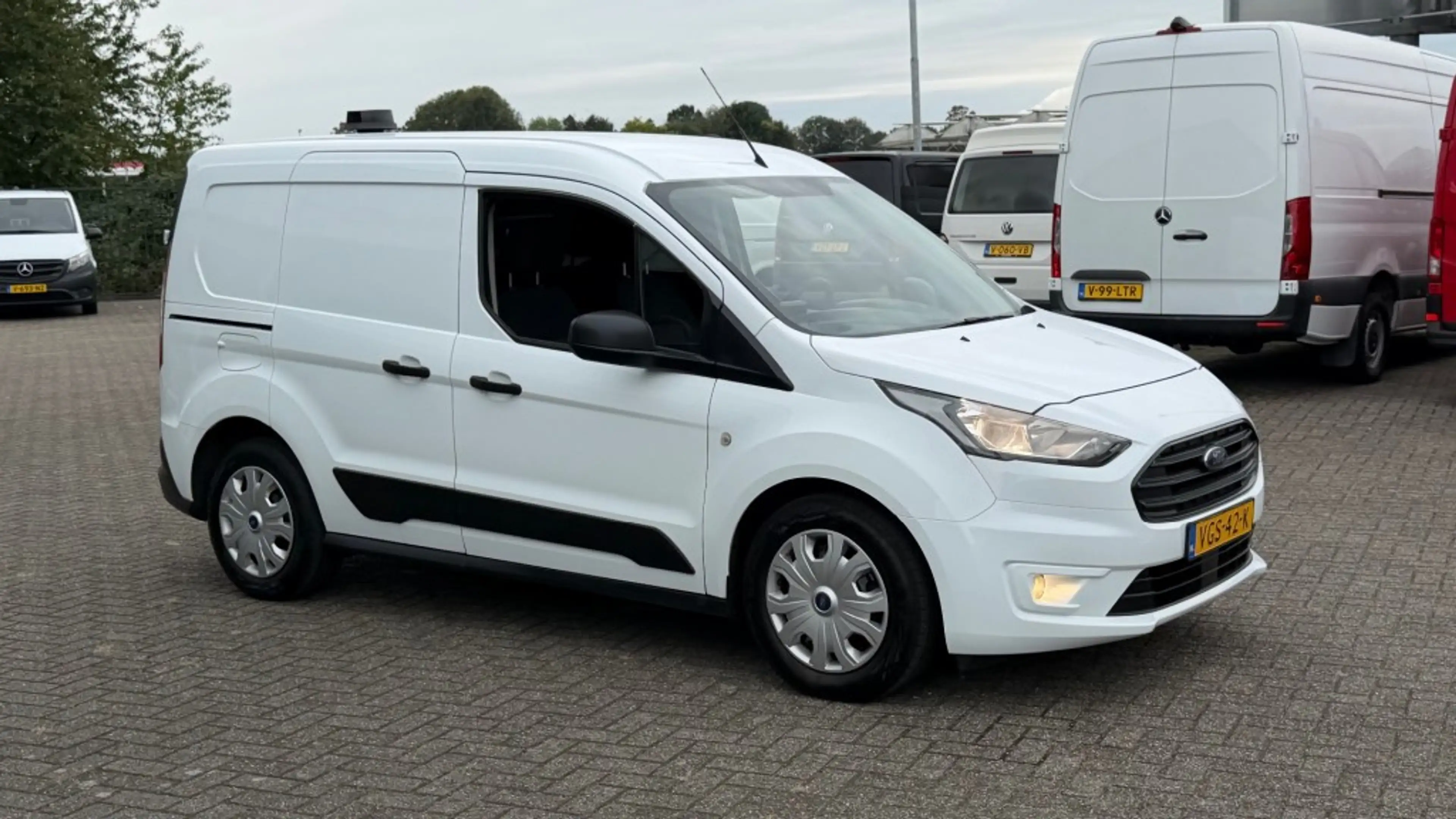 Ford Transit Connect 1.5 TDCI 55KW 75PK EURO 6 NAVIGATIE/ CAMERA/ AIRCO — photo 3