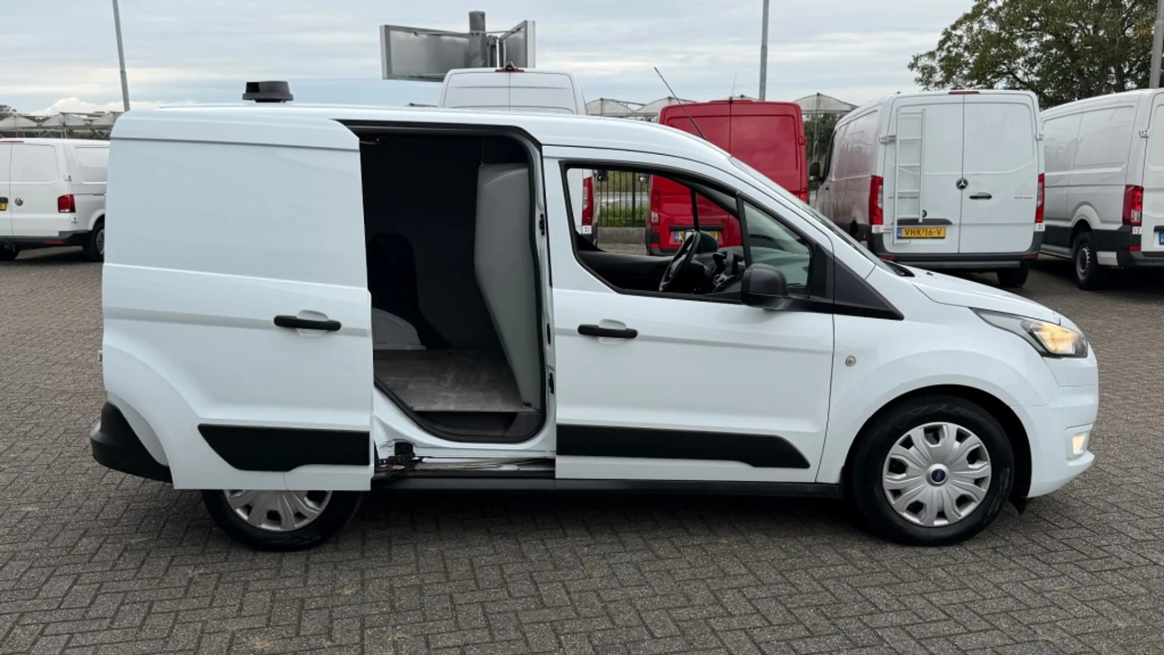 Ford Transit Connect 1.5 TDCI 55KW 75PK EURO 6 NAVIGATIE/ CAMERA/ AIRCO — photo 5