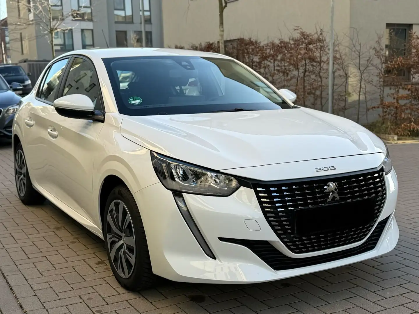 Peugeot 208 Active Weiß - 1